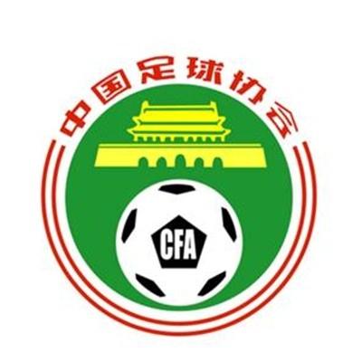 第75分钟，乌迪内斯右路角球开到禁区前点佩雷斯头球后蹭偏出远门柱。